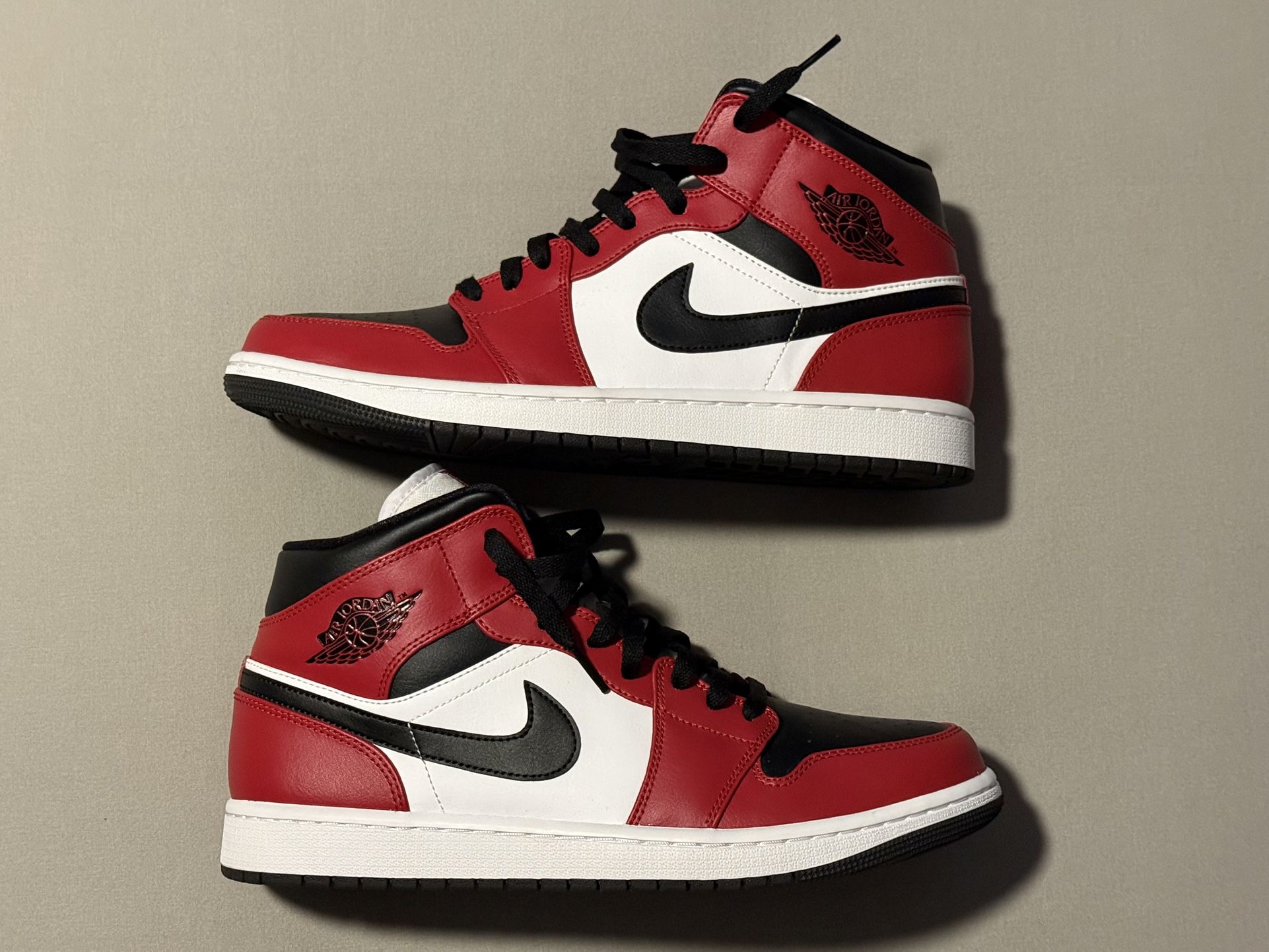 Nike Air Jordan 1 Mid Chicago Toe 2020 Like New VNDS