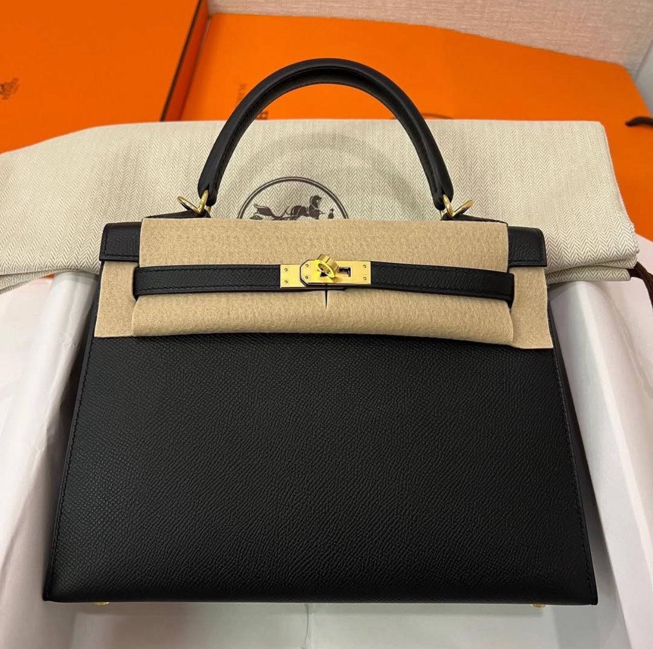 Hermes Kelly 25 in epsom leather.
