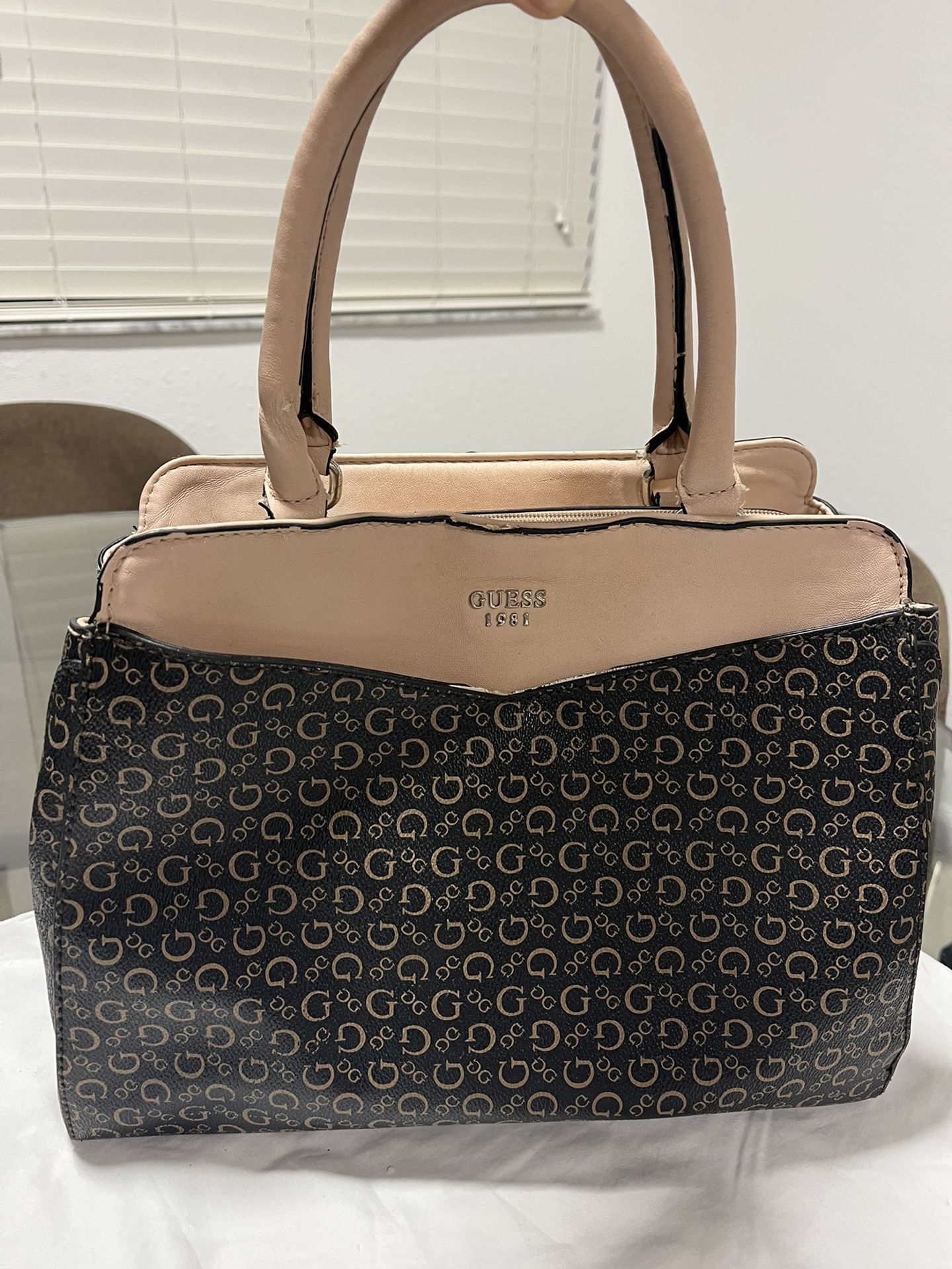 GUESS Handbag women 1981