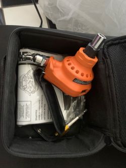 Pneumatic 3-1/2 palm nailer