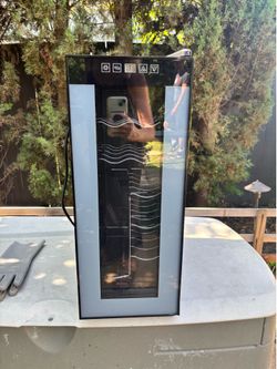 Thermoelectric Wine Cooler