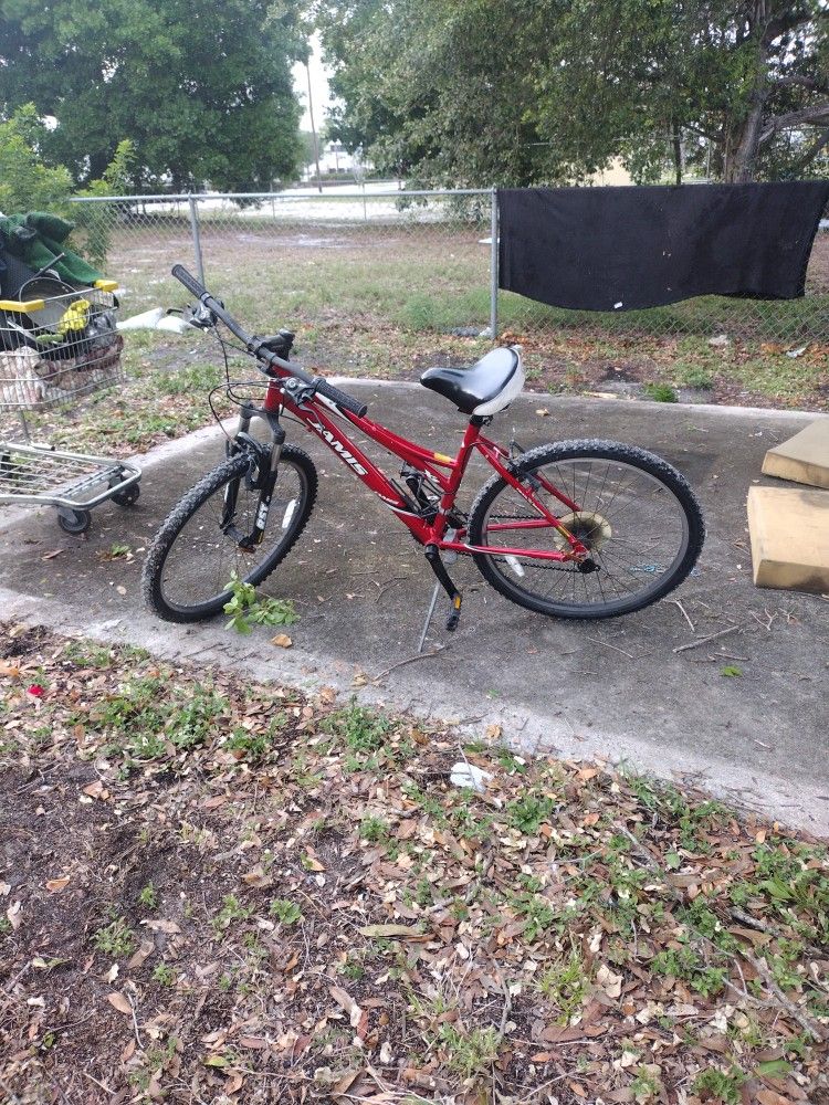 Jamis 6061 T6 Aluminum Mountain Bike