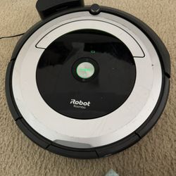 Robot Roomba 690. Vacuum 