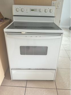 Amana self clean electric stove