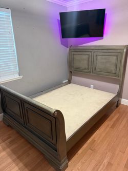 Bedroom Set – Bed Frame & 6-Drawer Dresser