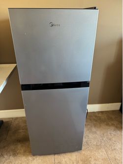 Small Fridge/Freezer combo