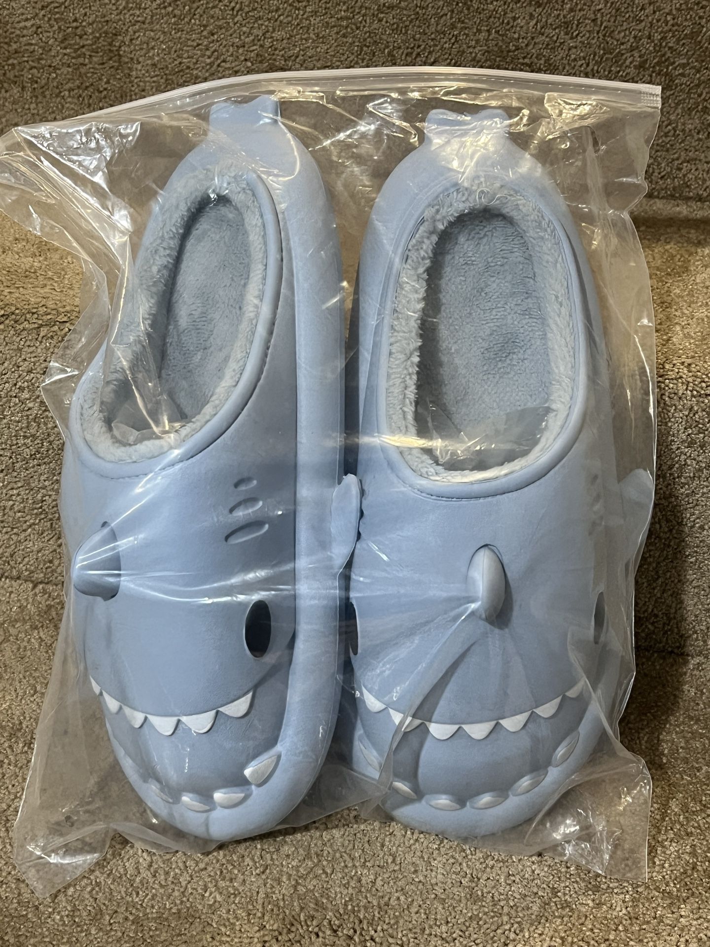 Womens/Girls Clogs size 7/8 Whale Blue Slip On Shoes Mules Crayon Friends New