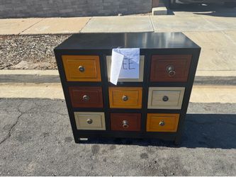 Dresser