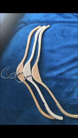 100 hangers