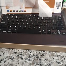 NEW IN BOX WIRELESS KEYBOARD 