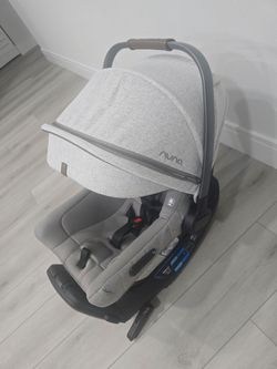 Nuna pipa RX infant car seat (NEW'ish condition)