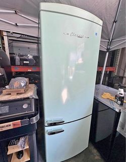 Unique Classic Retro Refrigerator