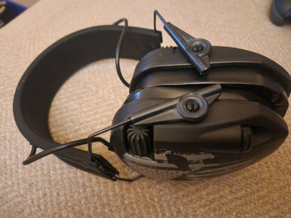 Airline Worker & or hunting gear