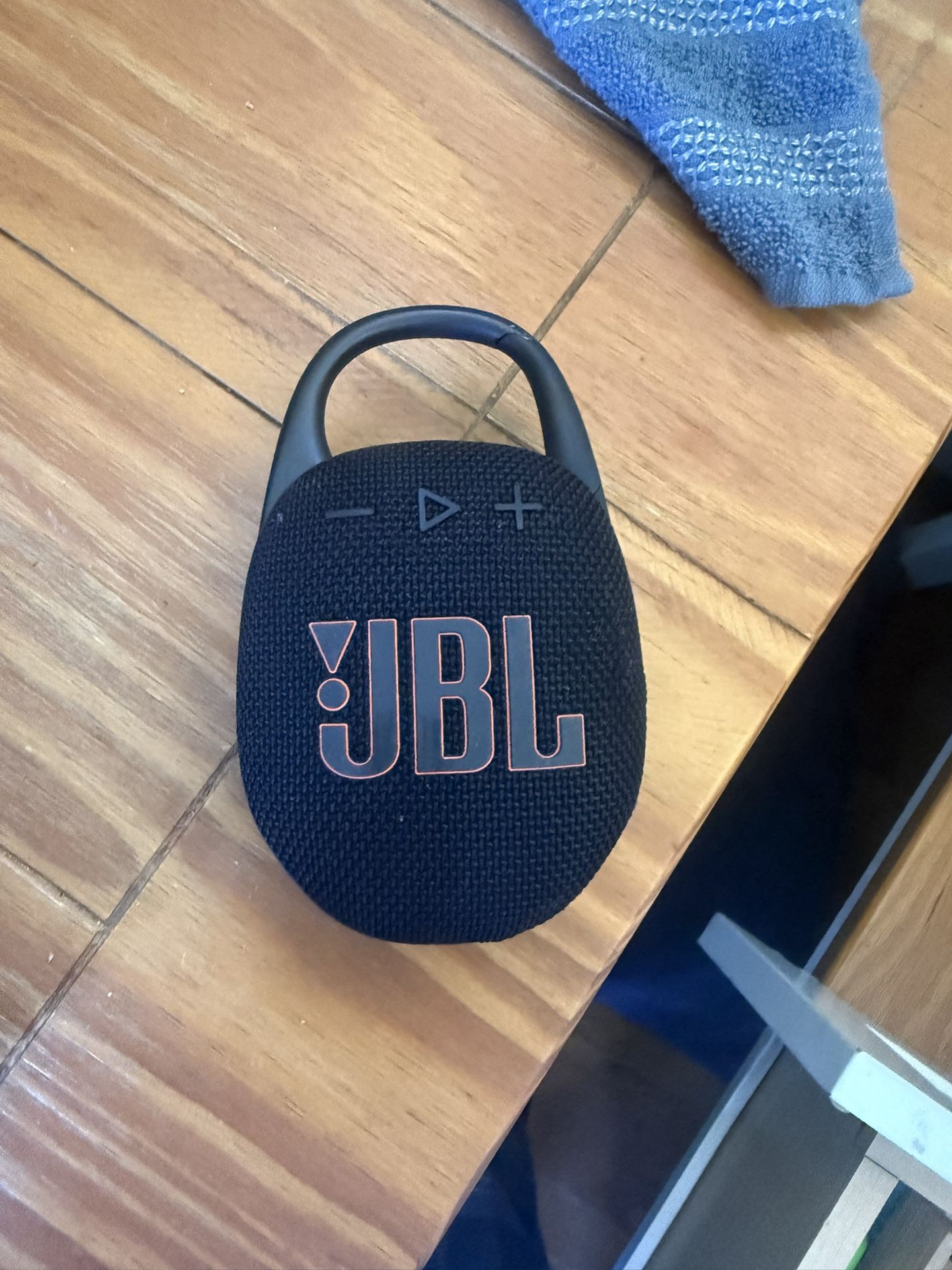 JBL clip 5