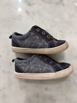 Kids Navy Canvas Slip-On Sneakers size 6c