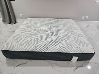 Beautyrest queen mattress like NEW $120