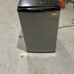 Mini fridge