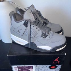 Jordan 4 retro cool grey. 3.5Y