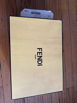 Men’s Fendi Sneakers size 9