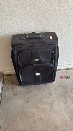 Medium Suitcase 