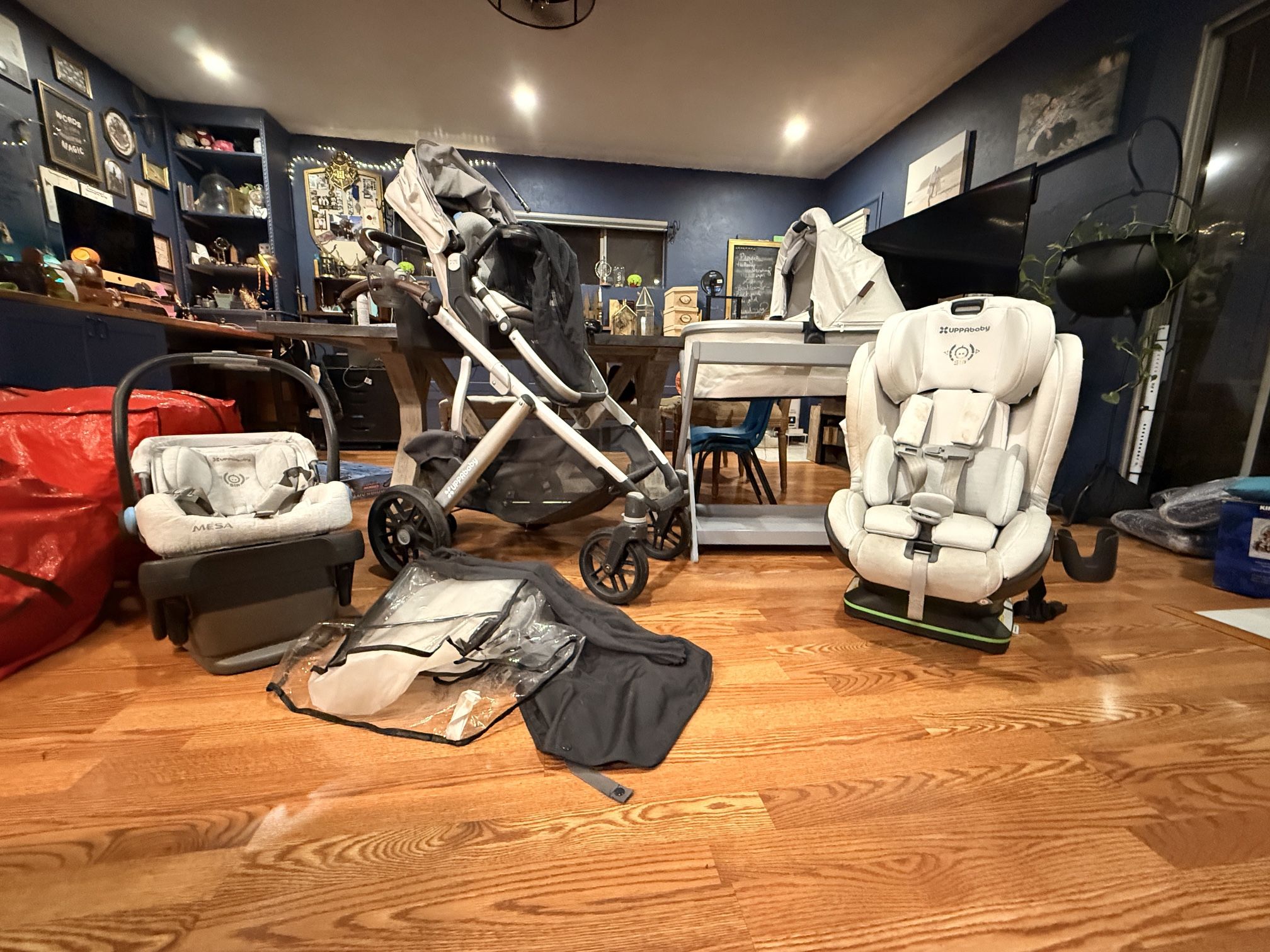 Uppa Baby Car seats and Stroller