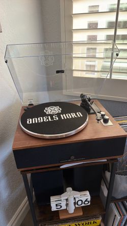 Angels Horn Turntable Record Player with Speaker.