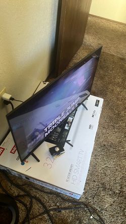 VIZIO D Series  32-Inch Smart TV