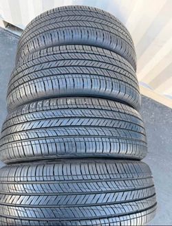245/60r18 kumho Tires Con 80% de vida las 4
