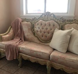 Bridgerton’ Sofa