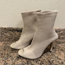 Beige Mesh Peep Toe Booties – Size 37 (NEW) – $20