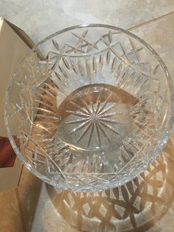 Decorative glass bowl