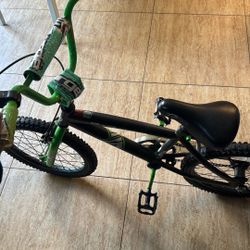  Kids Bike Surge X320 18” 