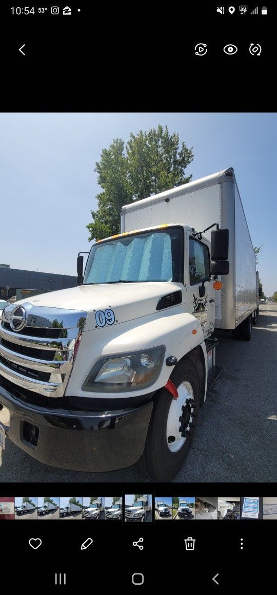 Hino 268. .....automatic 300000 Millas 28 Feeet