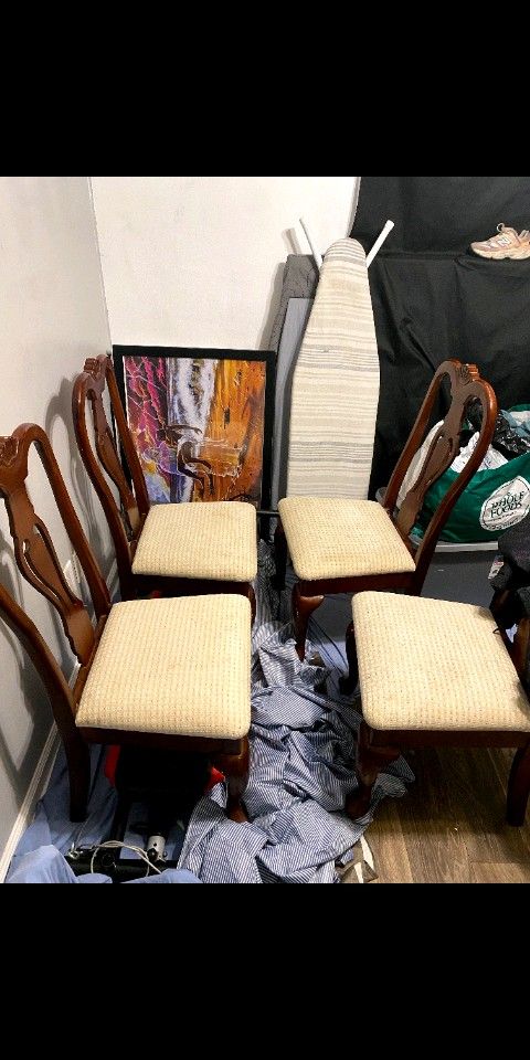 Furniture/ Appliances .