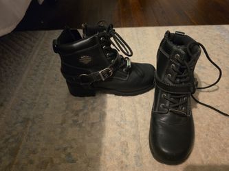 Ladies size 8 riding boots