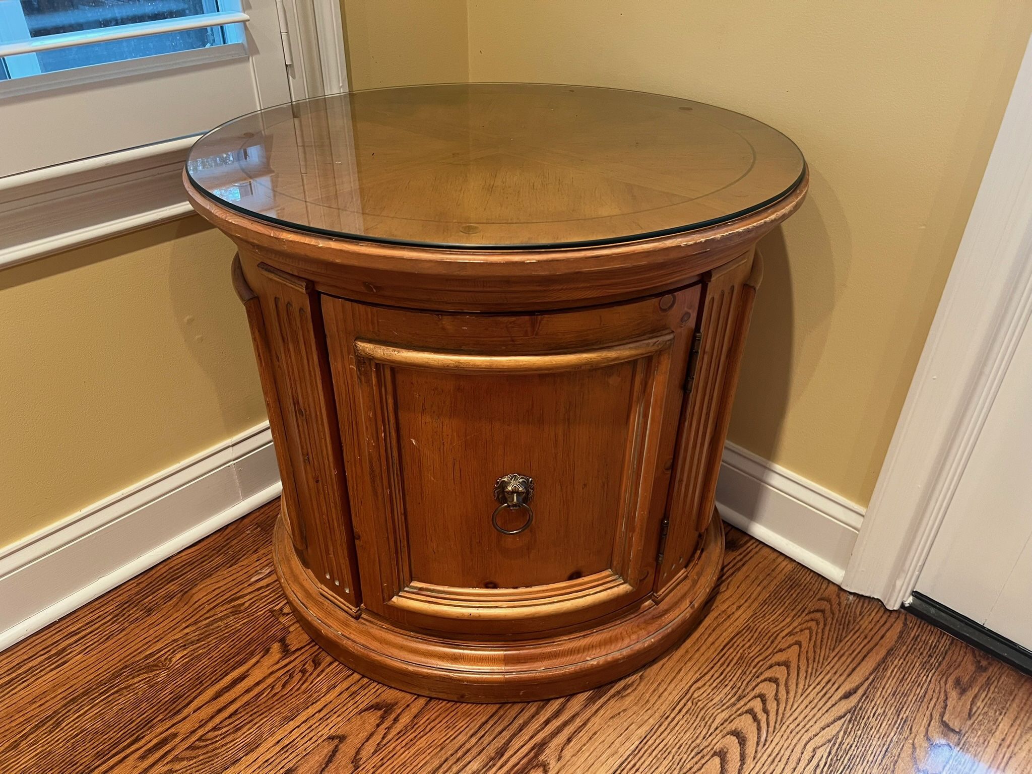 Pair of Ethan Allen end tables w custom glass tops Open to shelf 22.5 x 26.5 x 25.75h $75 each or $135/pair