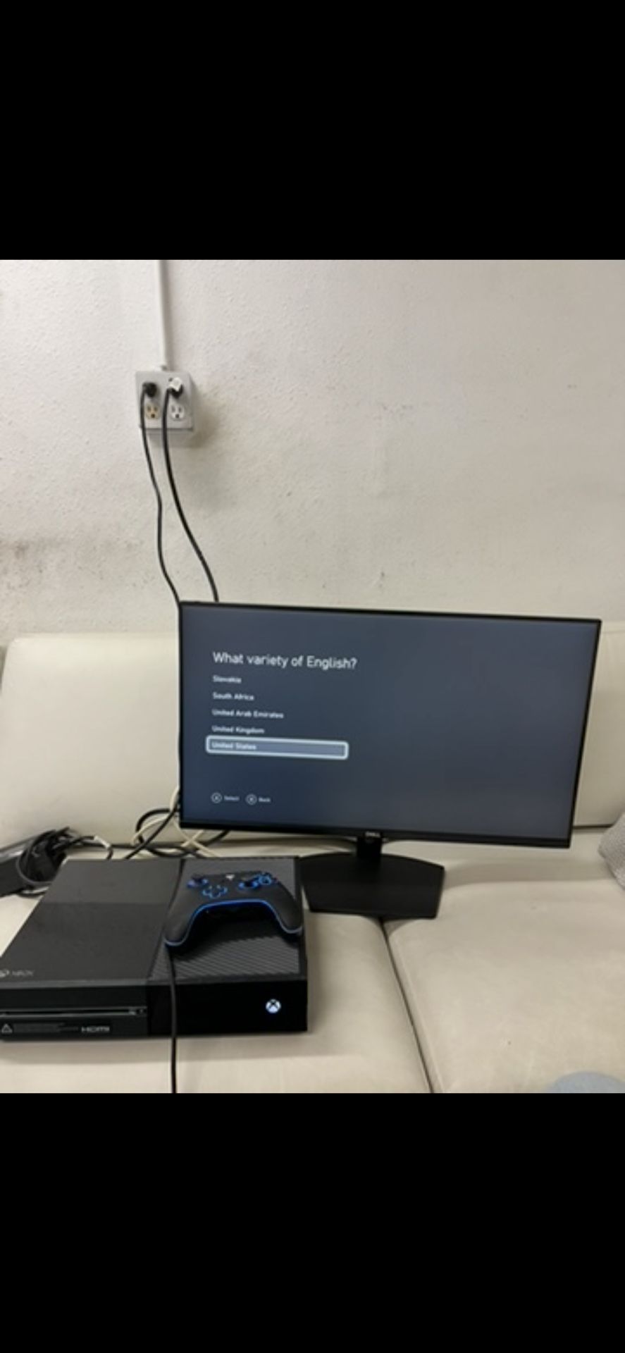 Xbox One (Comes With Controller and Cords)
