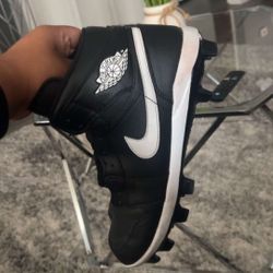 Jordan 1 Cleats Missing Shoe Lace