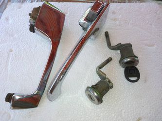 74-76 Buick Riviera Door Handles & locks
