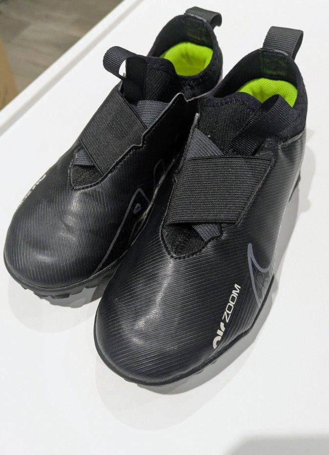 Nike Junior Vapor Shoes (Size 2Y)