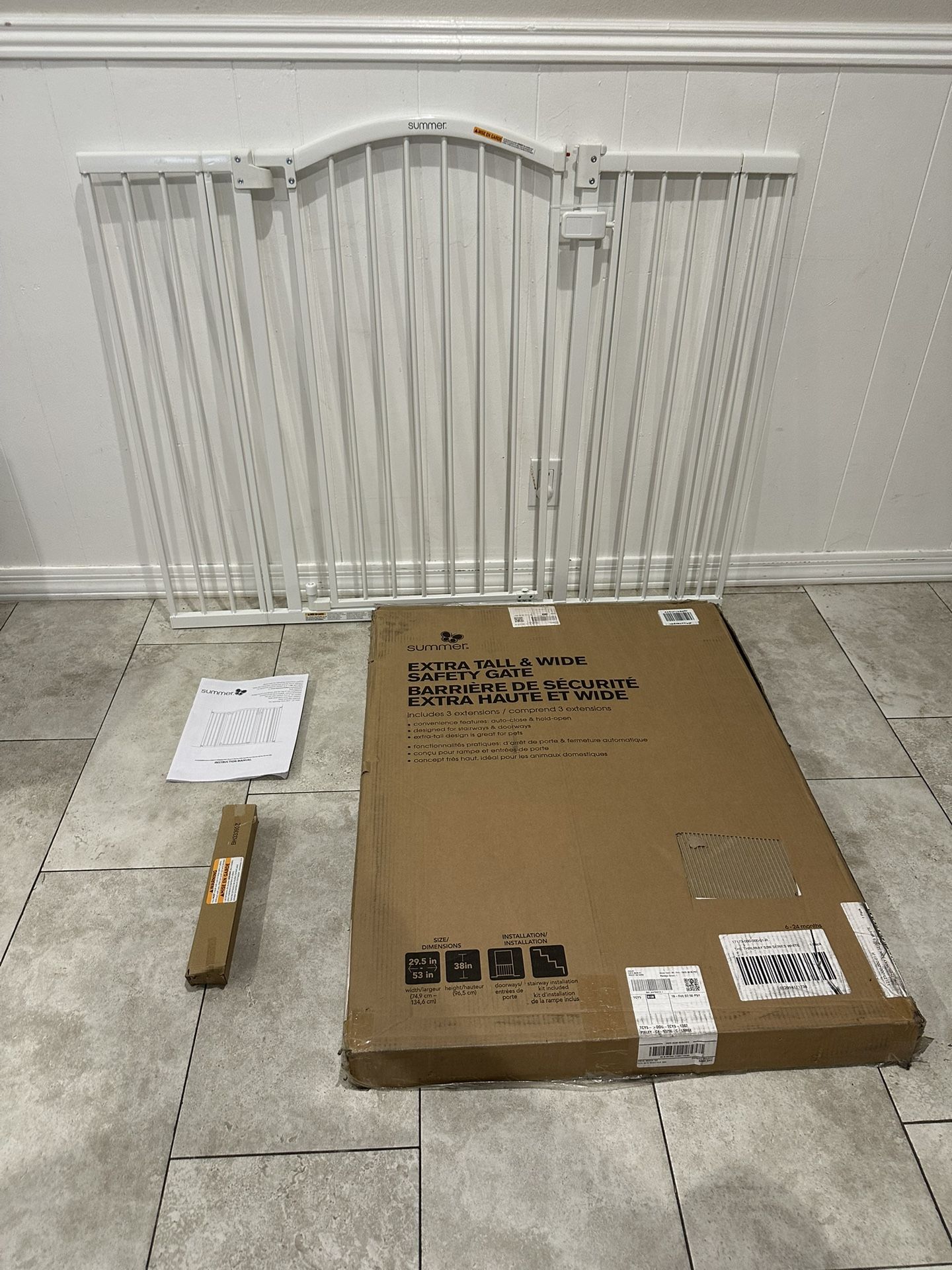 Extra Tall & Wide Pet Gate / Baby Gate - Fits Openings 28.5” - 53”