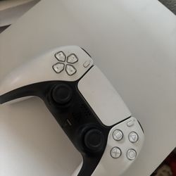 PS5 AND CONTROL