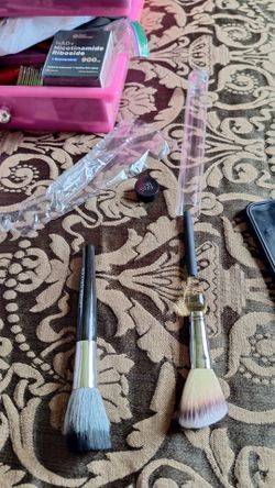NEW  MAKEUP BRUCHS $10 EACH