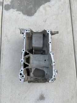 Toyota Prius Oil Pan  2010-2015