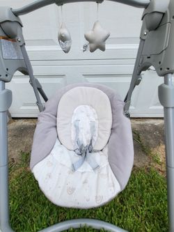 Graco slim Spaces Compact Baby Swing