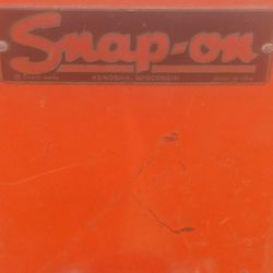SNAP ON flip Top Rolling Toolbox 1950's