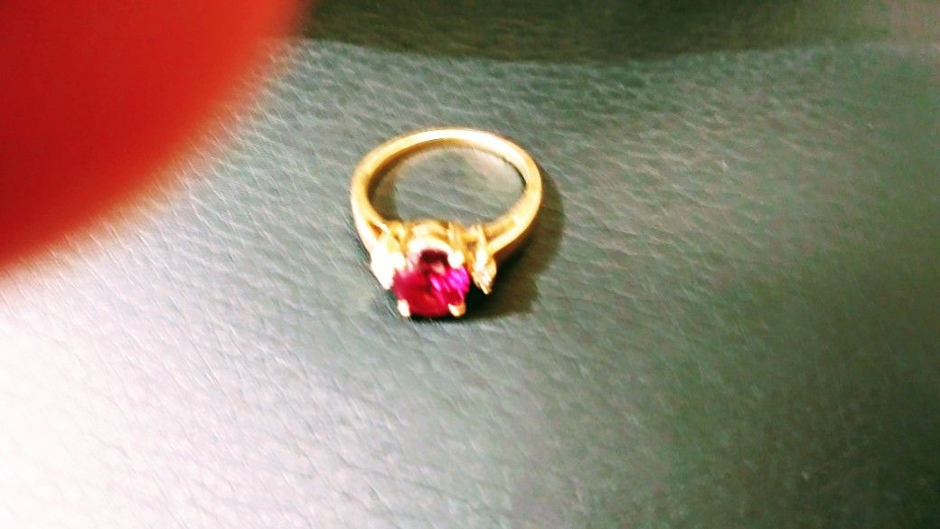 14 Karat Gold Amethyst/Diamond Ring