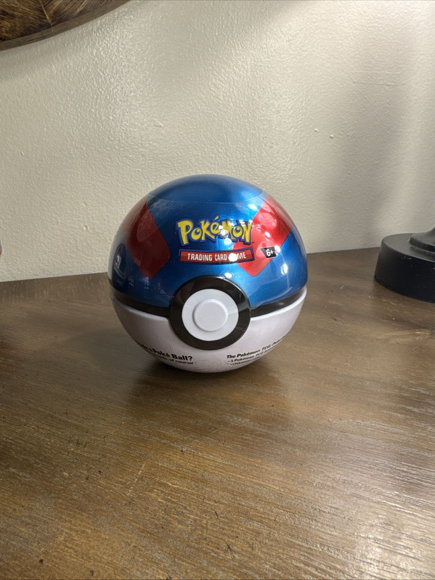 Pokémon Great Ball Tin 3 Booster Packs 1 Pokemon Coin White Red Blue Pokeball