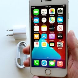 iPhone 8 - UNLOCKED - Like New 