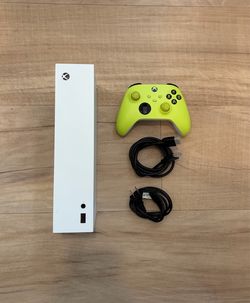 Xbox Series S – Excellent – Fully Working – Ready to Play